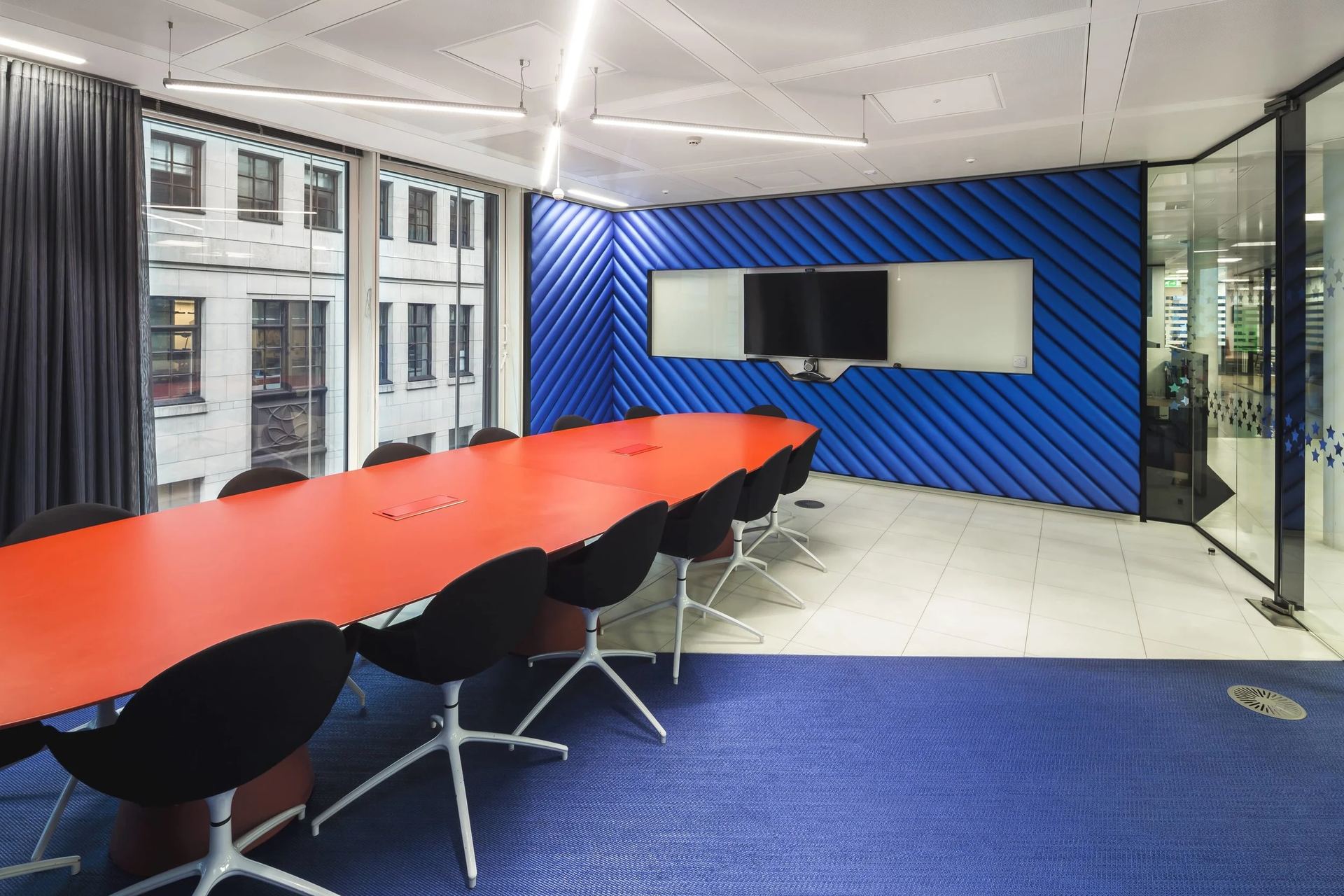 Co-Work London, Moorgate, interiors photography by Theo Tzia