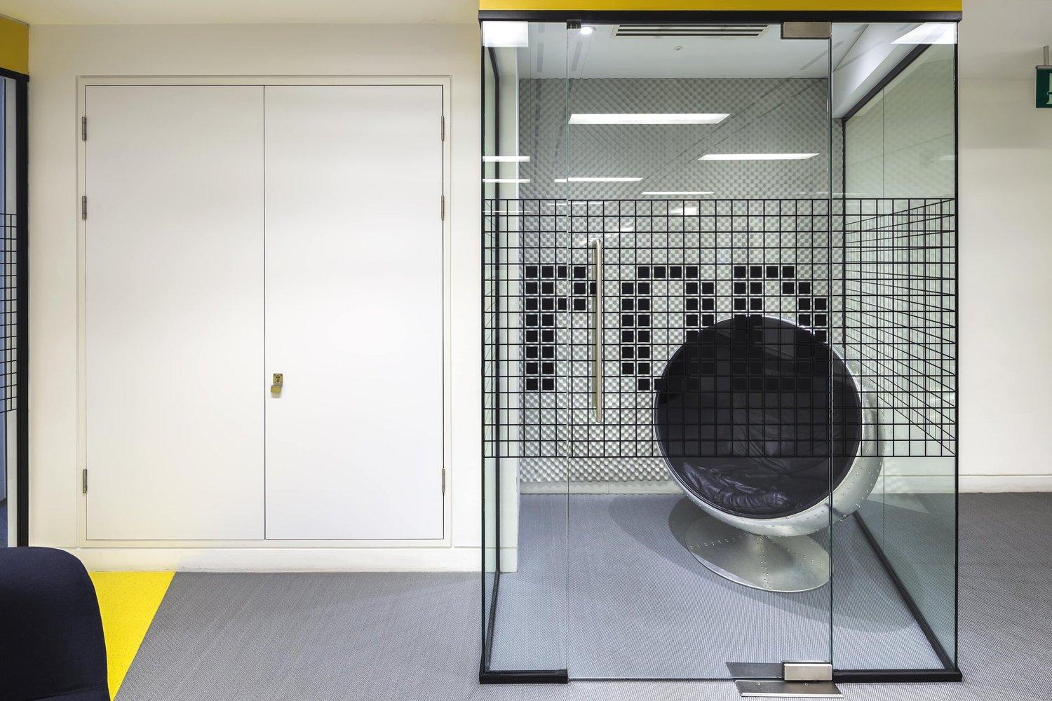 Co-Work London photography by Theo Tzia