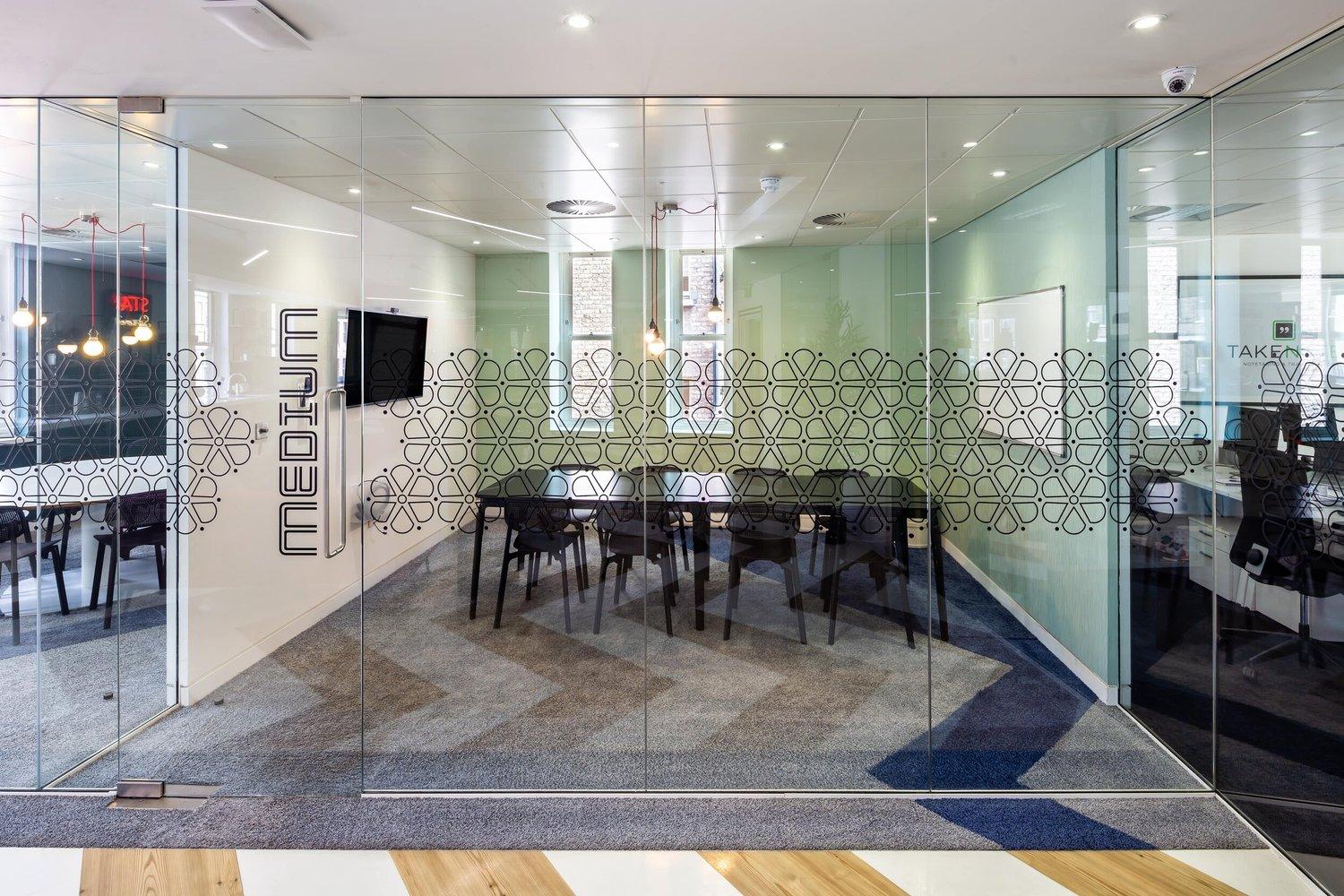 Co-Work London photography by Theo Tzia