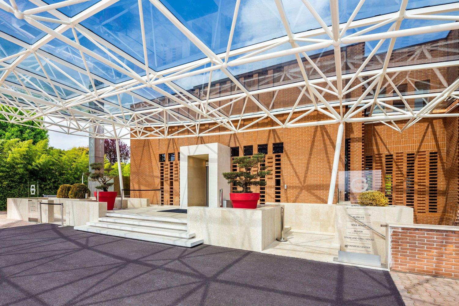 Golf Hotel Vicenza photography by Theo Tzia
